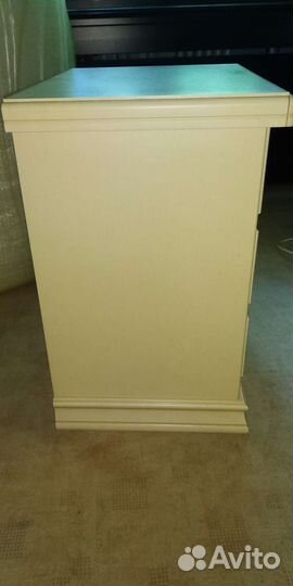 Тумба прикроватная