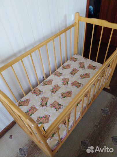 Детская кроватка
