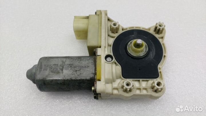 Моторчик стеклоподъемника задний левый Bmw