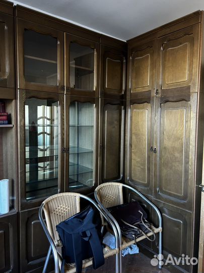 Стенка в гостиную из дерева