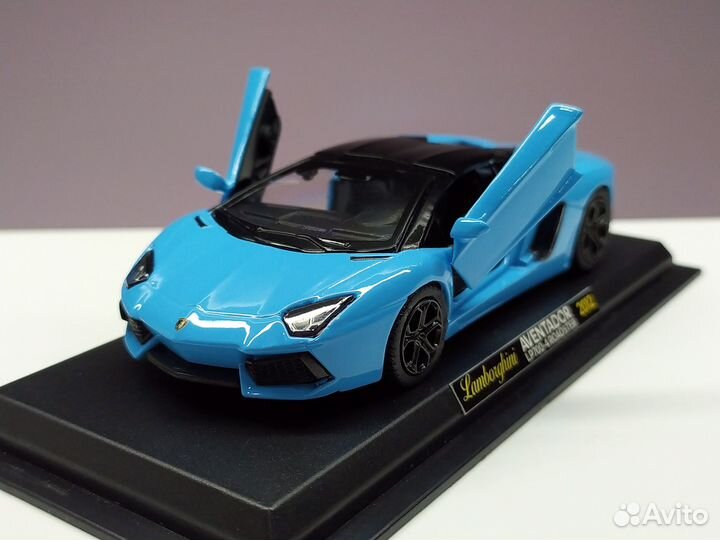 1:43 Lamborghini Aventador LP700-4 Roadster 2012