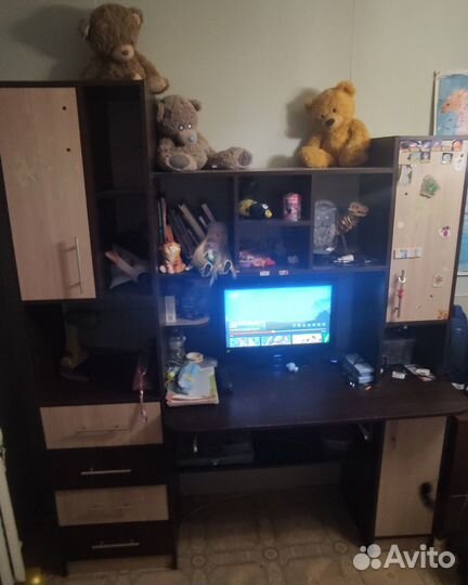 Письменный стол