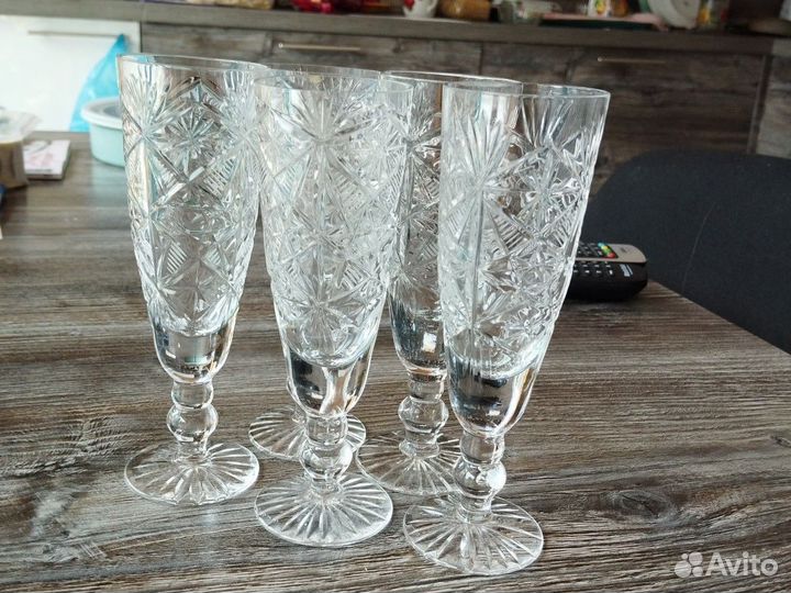 Хрустальные фужеры под шампанское