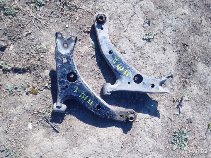 Рычаги подвески Toyota Corolla ee111