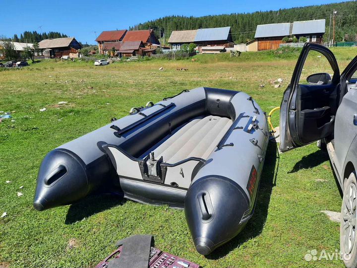 Лодка с мотором