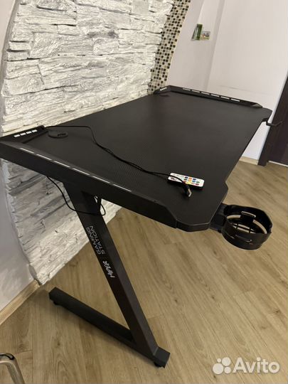 Компьютерный стол игровой бу