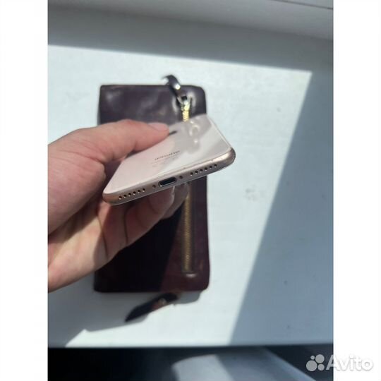 iPhone 8, 64 ГБ