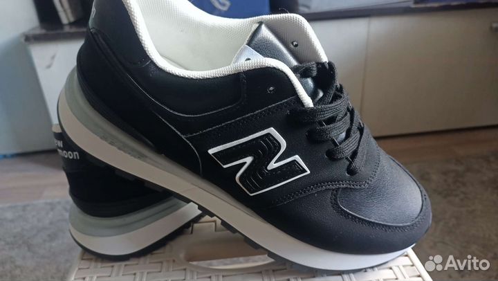 Кроссовки женские новые 41