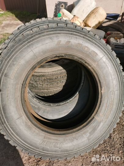 Benchmark LLA08 11 r22.5