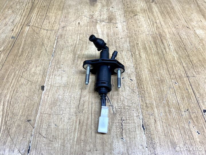 Главный цилиндр сцепления Opel Astra J 2009-2016г