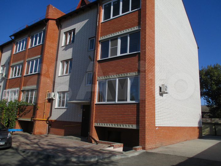 1-к. квартира, 43 м², 2/3 эт.