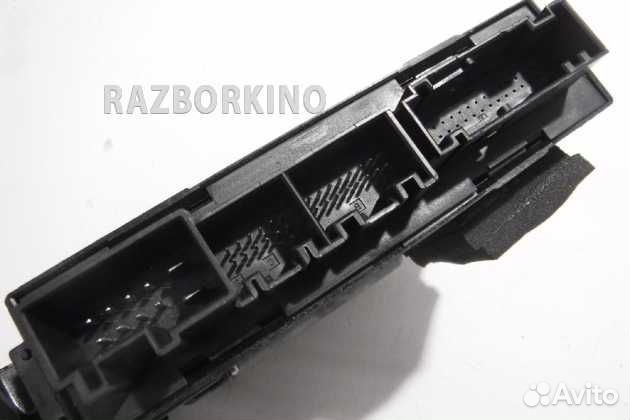 Моторчик заднего правого стеклоподъемника