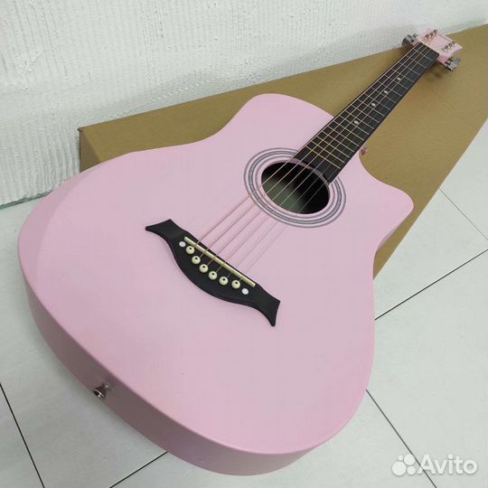 Гитара акустическая розовая Belucci