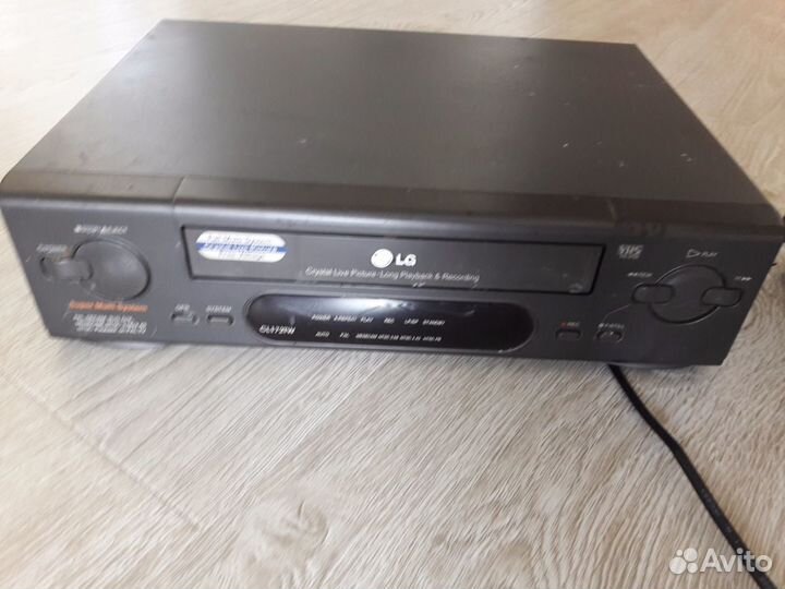 Видеомагнитофон LG