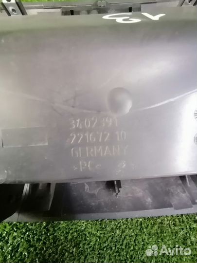 Бардачок в панель Bmw X3 E83 M54B30 2005