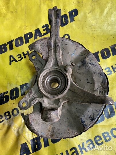 Передний правый поворотный кулак Honda Civic Hybri