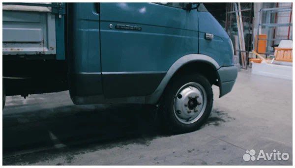 Пластмассовая защита на двери Газель