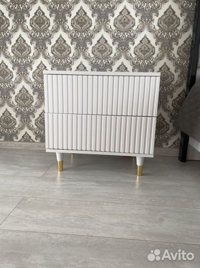 Тумба прикроватная