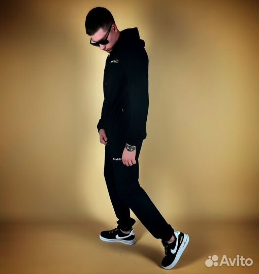 Спортивные костюмы Nike (Магазин)