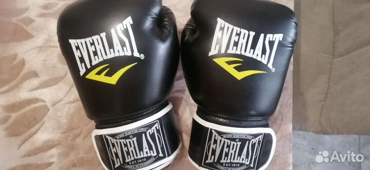 Боксерские перчатки everlast 14