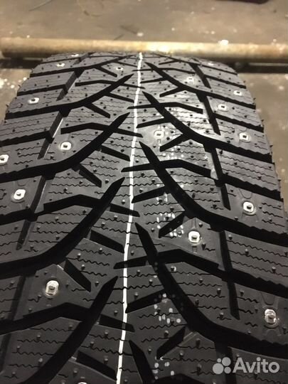 Bridgestone Blizzak Spike-02 21.5/65 R17