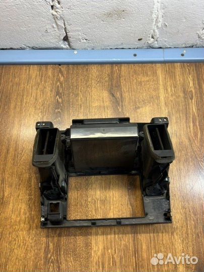 Консоль центральная Nissan Tiida С11 хэтчбек 2005
