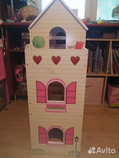Большой кукольный домик