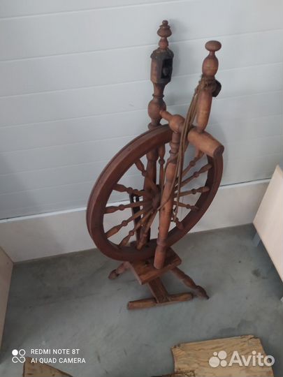 Деревянная стариная прялка