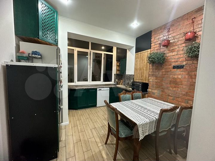 2-к. квартира, 60,5 м², 1/10 эт.