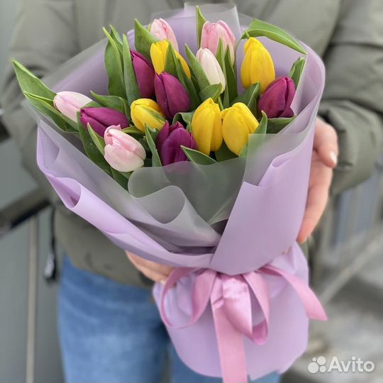 Букет из тюльпанов микс