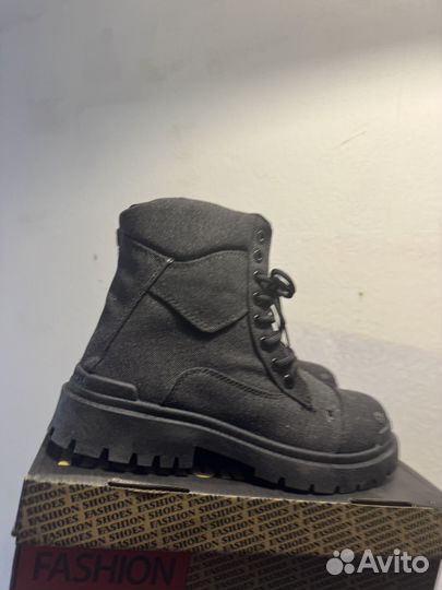 Balenciaga strike type