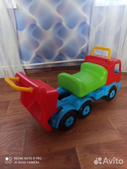 Детская машина каталка бу,торг уместен