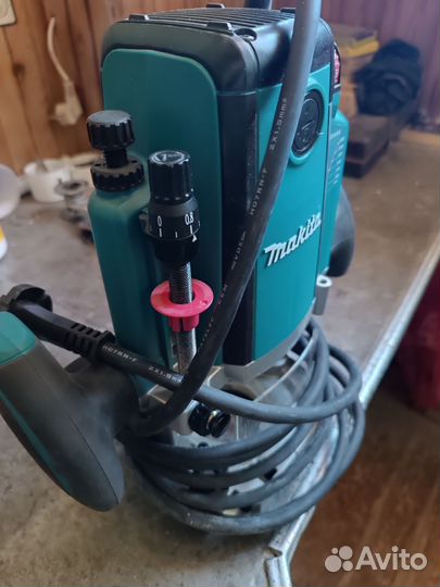 Ручной фрезер makita RP2300FC