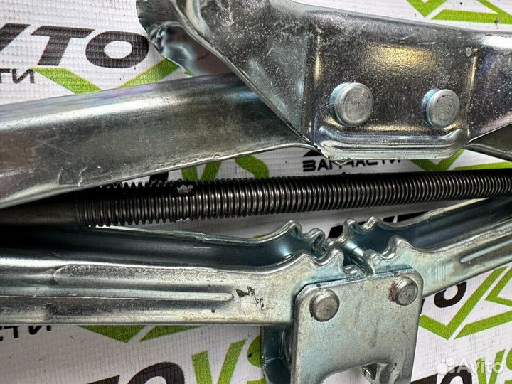 Домкрат toyota оригинал