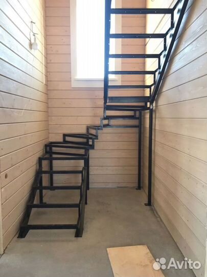 Лестница из металла