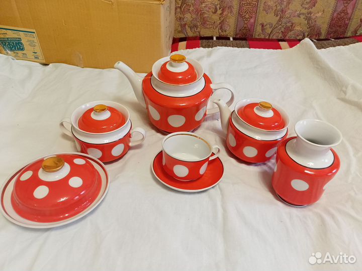 Чайный сервиз СССР красный горох
