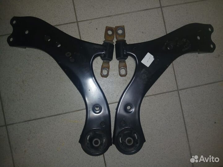 Рычаг передней подвески toyota camry v70