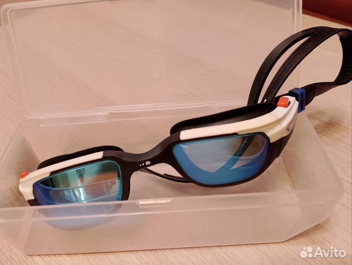 Очки для плавания