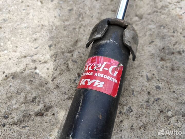 Амортизатор задний на Opel Corsa D