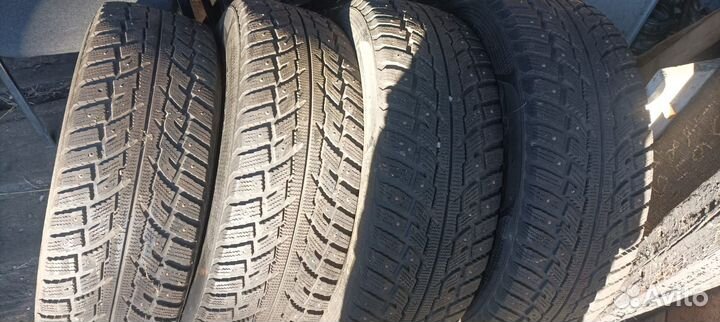 Kumho WinterCraft SUV Ice WS31 245/70 R16