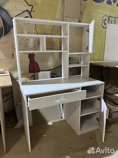 Компьютерный стол новый