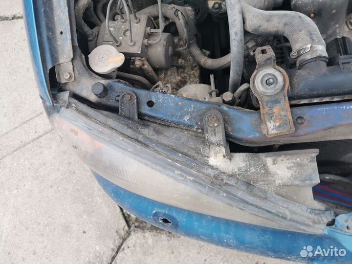 Фара правая Nissan Primera (P11) рестайлинг