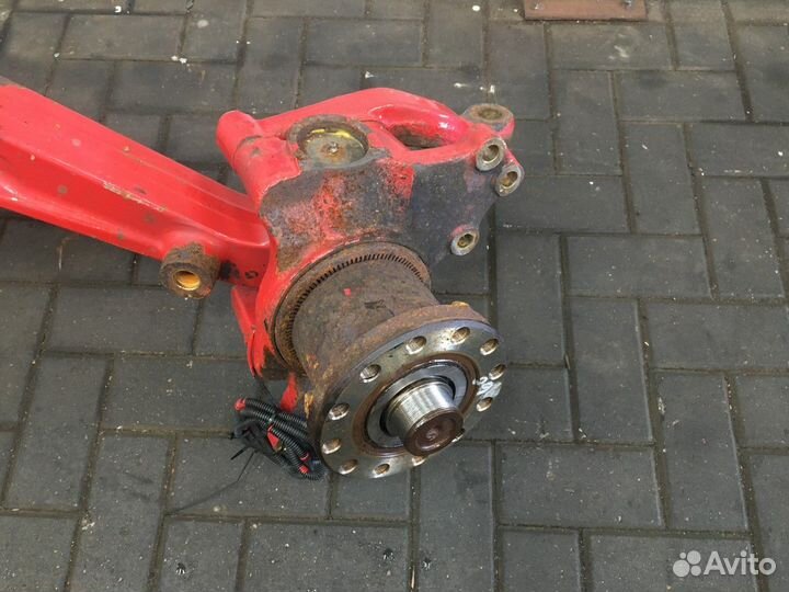 81442016268 Кулак поворотный правый