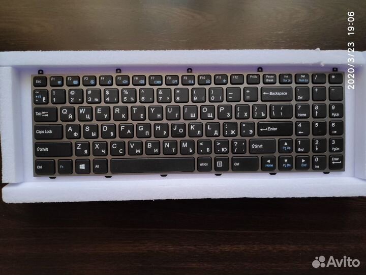 Новая Клавиатура черная с серой рамкой