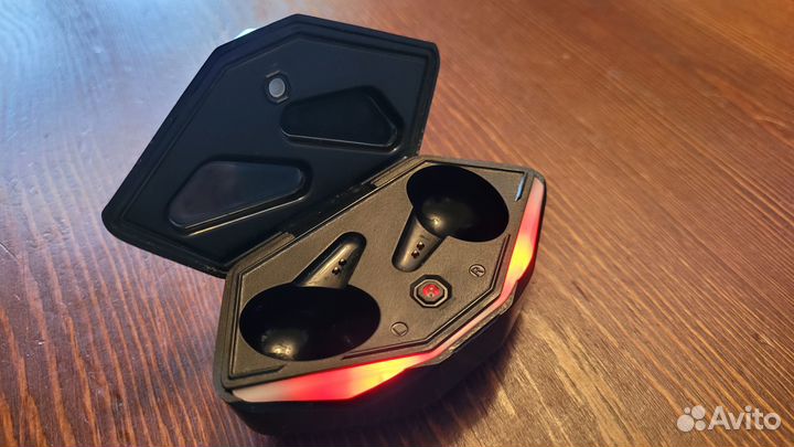 Кейс зарядный (Чехол зарядка) для наушников TWS