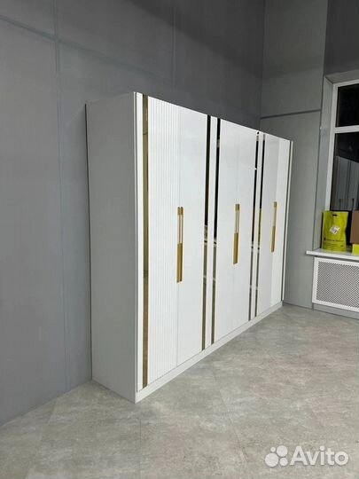 Шкаф распашной