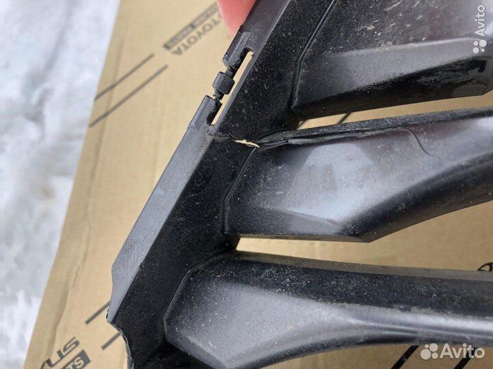 Решетка радиатора на Lexus RX