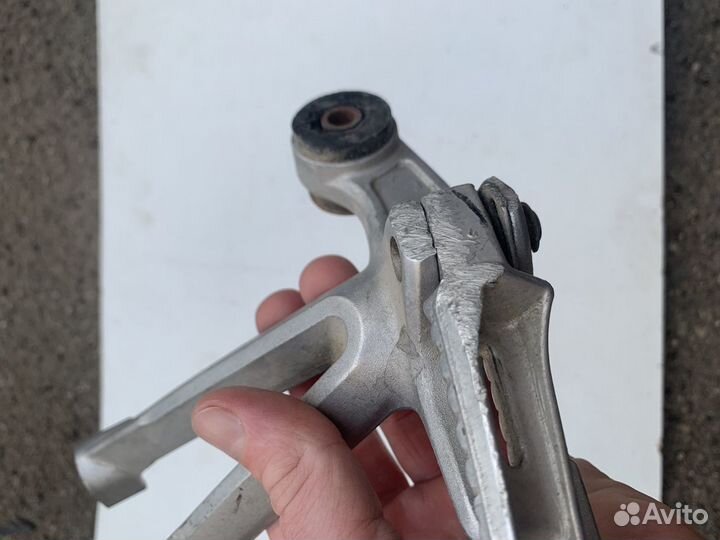 Подножка задняя suzuki gsx r 1000 k 7