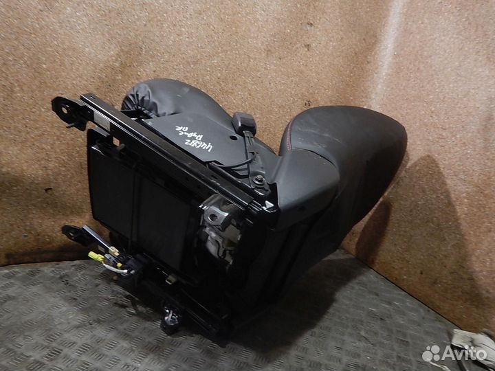 Сиденье переднее правое Toyota Auris