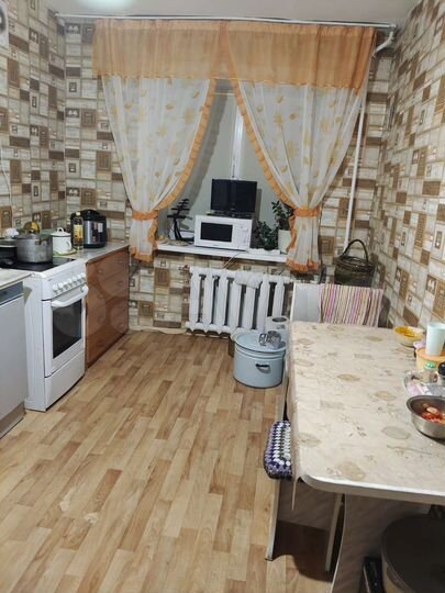 4-к. квартира, 94 м², 1/3 эт.